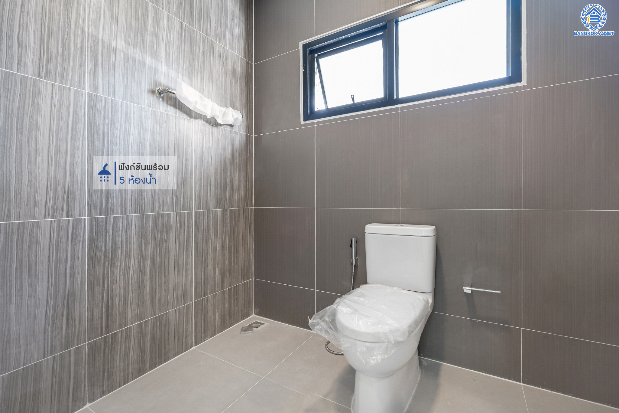 บ้านมือสองตกแต่งใหม่ ซอยวัดเวฬุวนาราม36 สรงประภา-ดอนเมือง บ้านเดี่ยวหลังใหญ่ เนื้อที่ 101 ตร.ว. ฟังก์ชัน 5 ห้องนอน 5 ห้องน้ำ 1 ห้องอเนกประสงค์ 1 ห้องรับประทานอาหาร 1 ห้องแม่บ้าน จอดรถได้ถึง 4 คัน บนทำเลดีที่สุด ใกล้สนามบินดอนเมือง ทางด่วน "ศรีสมาน" และรถไฟฟ้าสายสีแดง "สถานีดอนเมือง"